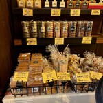 バックシュトゥーベ ツオップ - 入り口左手のクッキー系