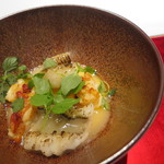 エクアトゥール - 前菜：炭焼きした鱧とオマール海老のフラン、鱧出汁のソース