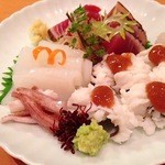 Sakurai - 鰹のタタキ、白イカの刺身、鱧の梅肉和えの盛り合わせ