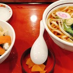 和風レストランまるまつ - 日替わりランチ（火）わかめそば・ミニサーモン丼ランチ（そばをうどんに変更）
