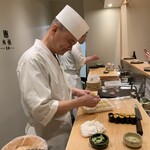 立ち食い鮨極 - 