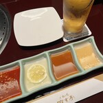 叙々苑 游玄亭 京都 - 4種のタレ・生ビール(アサヒ)
