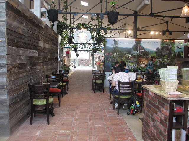 閉店 Urth Caffe 表参道 アースカフェ 表参道 カフェ 食べログ