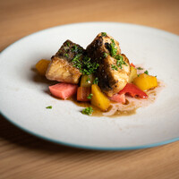 本日の鮮魚のムニエルとピクルス焦しバターソース