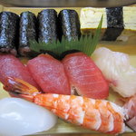 つばめ鮨 - 当時食堂車で出されていた寿司盛り合わせの再現　１０００円