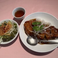 シェフス - パイコー丼（豚肉）　　1,200円