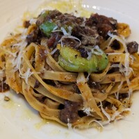 Ristorante Ecru - 黒毛和牛と空豆が入ったボロネーゼ
