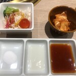 肉の割烹 田村 - サラダとキムチ