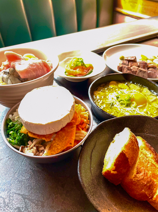 写真 : 鉄板バル・お好み焼き・もんじゃ 粉と水 （こなとみず【旧店名