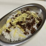 かれーの店 うどん  - 季節のすーぷかれー、ご飯大盛り、チーズ、スパイシーひき肉