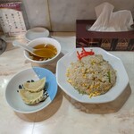 元祖 中華 つけ麺 大王 伊勢佐木町店 - サービスランチBチャーハン＋茹で餃子(2個)￥650