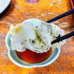 味処 まるたか - めかぶ天ぷら（アップ）