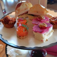 ザ タヴァン グリル＆ラウンジ - 