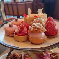 ザ タヴァン グリル＆ラウンジ - 