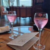 ザ タヴァン グリル＆ラウンジ - 