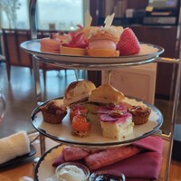 ザ タヴァン グリル＆ラウンジ - 