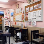 味楽 - カウンター席はなく、テーブル席のみです。