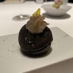 ブルガリ イル・リストランテ ルカ・ファンティン - 現代風たこ焼きのような面白い味。表面はふわふわしたパン。