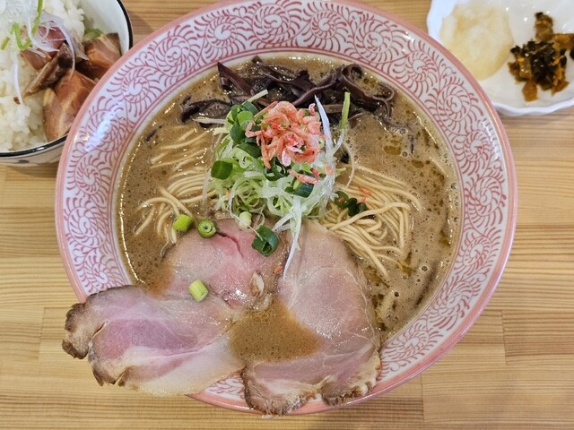 中華蕎麦 自遊仁 弘前東高前のラーメン店 | 弘前市グルメ