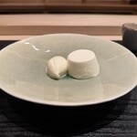 蒼菓 - 『デセール②』
      
      ・シチリア州アーヴォラ産アーモンドのブランマンジェ
      
      ・自家製練乳入りジャージー牛乳のソルベ