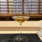 蒼菓 - 『ティーペアリング③』
      
      ・発酵百烏龍
      
      青心烏龍という品種で、紅茶の製茶工程の中に、茶葉を丸く丸める”成形”や”焙煎”などの烏龍茶の製法を組み込んでつくった紅茶。