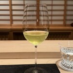 蒼菓 - 『ペアリング⑥』
      
      ・日華玉露
      
      やぶきたという品種を玉露に製茶して台湾に運び、優秀な焙煎師に青みだけを消すように45-50℃くらいで焙煎した頂いたもの