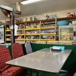 アルムスタファーマスジド - パキスタンの食料品もあれこれ置いてる