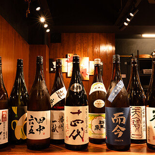日本酒ソムリエの店主がセレクトした選りすぐりの日本酒