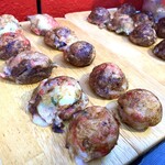 まるたこ - (左)たこやき (右)たこやき(すじ)