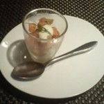 アミューズ　軽くスモークしたサーモンのタルタル