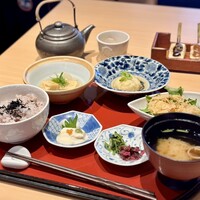 豆富料理と吟醸せいろ蒸し 八かく庵 大阪ステーションシティ店 - 