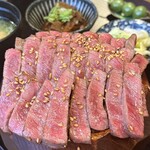 肉究亭 - 