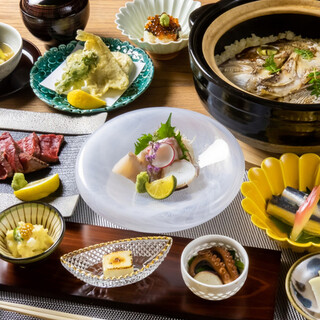 「土鍋炊き込みご飯」などこだわりの食材を使った一品料理の数々
