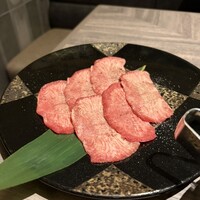 近江うし焼肉 にくTATSU 日本橋室町店 - 