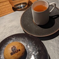 Metis 六本木 - ペアリングの焙じ茶と共に