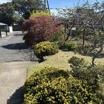 菓子工房　雨のち晴れ - お庭をみながらでパフェ！