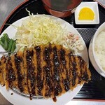 豚香王国 井しん - 自家製味噌と相性抜群！！味噌ロースかつ※付け合せ内容変更有り