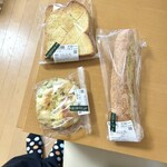 パリクロアッサン - 料理写真:ハニートースト、えだ豆チーズ、おつまみガーリック