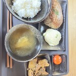 コンナトコロニハンバーグ - 