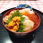 定食 めし屋 - 『海鮮4品丼+ウニ（2000円+1000円税込）』
                                　※11時までの限定価格