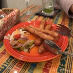 エル　パティオ - メキシコ料理　の定番　チョリソー。ピクルス美味しい