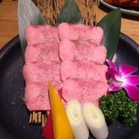 和牛 まつした 本通り店 - ピンクが過ぎるタン