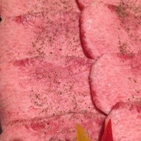 和牛 まつした 本通り店 - ピンクが過ぎるタン