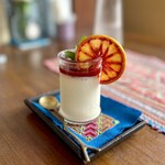 カフェモン - ブラッドオレンジのババロア（¥300税込）
      柔らかな甘さとプルンと弾むような食感のババロア、すっきりとした酸味のブラッドオレンジのソース♪ﾀﾏﾗﾝ♪(●´д｀●´д｀●´д｀●)♡