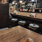 食事処 居酒屋 こまつ - 温かみのある店内