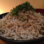 ちりめん食堂 - 釜揚げちりめんがたっぷり入っています