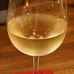 PEPE ROSSO - グラスワイン白 (センシィ・ビアンコ) (580円)