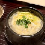 多仁本 - 白魚を、黄韮や九条葱などのしっかり野菜と一緒に柳川風に。
      後半なのでお出汁もしっかりめで、小鍋を抱えて飲みたい美味しさです(^^)
      お料理の温度のメリハリもいいですね。