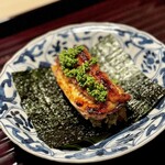 多仁本 - 谷本大将お得意の飯蒸し。
      蕗の薹の苦味、花山椒の刺激、香り高い「こんとび」。
      こんな手巻き、最高すぎるでしょ！(^^)