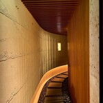 美会 - 店内へのアプローチ